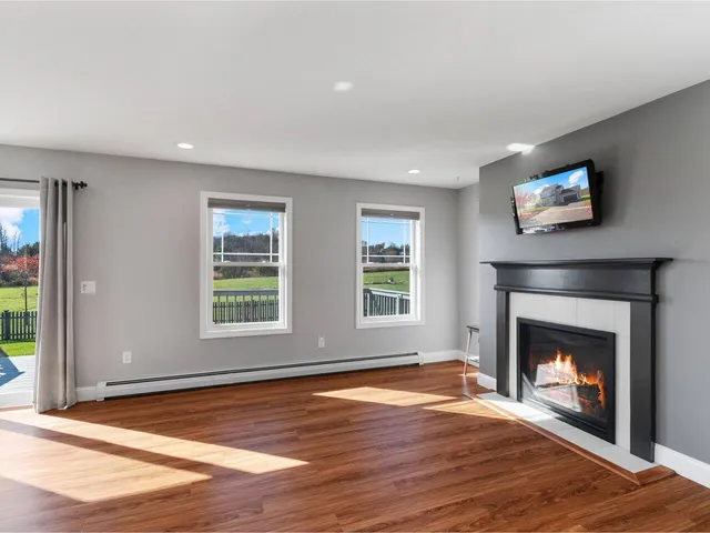 $619,900 | 142 Commodore Drive, Vergennes, VT 05491