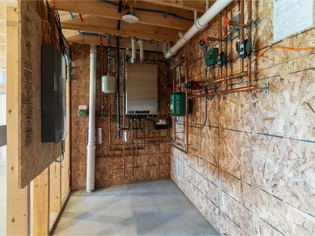 $619,900 | 142 Commodore Drive, Vergennes, VT 05491