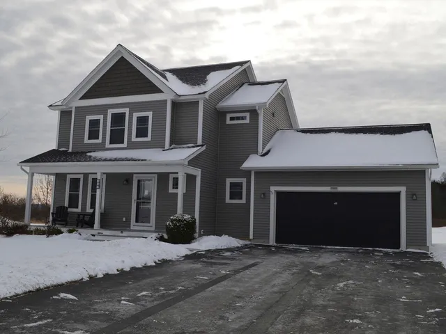 $619,900 | 142 Commodore Drive, Vergennes, VT 05491