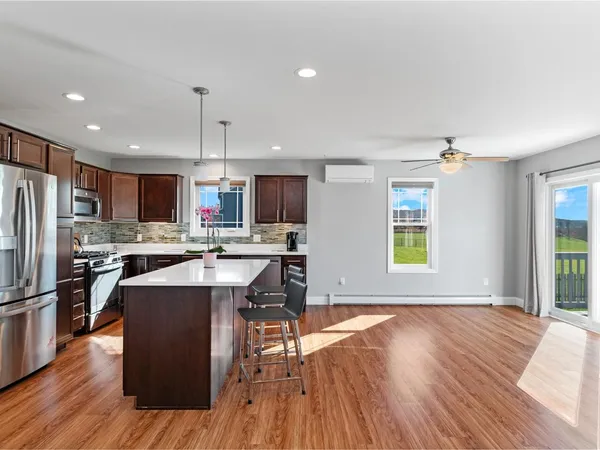 $587,000 | 142 Commodore Drive, Vergennes, VT 05491