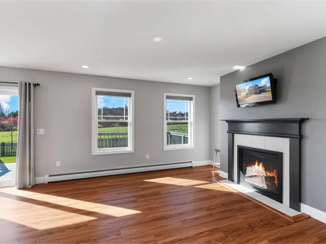 $619,900 | 142 Commodore Drive, Vergennes, VT 05491