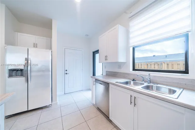 $3,400 | 1928 Southwest 5th Boulevard, Unit 1928, Fort Lauderdale, FL 33312