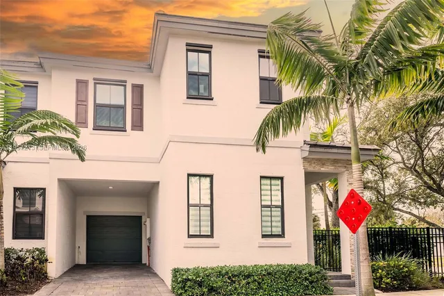 $3,400 | 1928 Southwest 5th Boulevard, Unit 1928, Fort Lauderdale, FL 33312