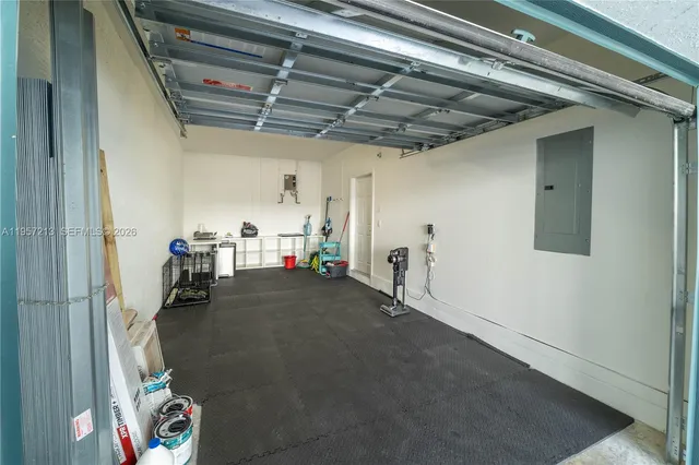 $3,400 | 1928 Southwest 5th Boulevard, Unit 1928, Fort Lauderdale, FL 33312