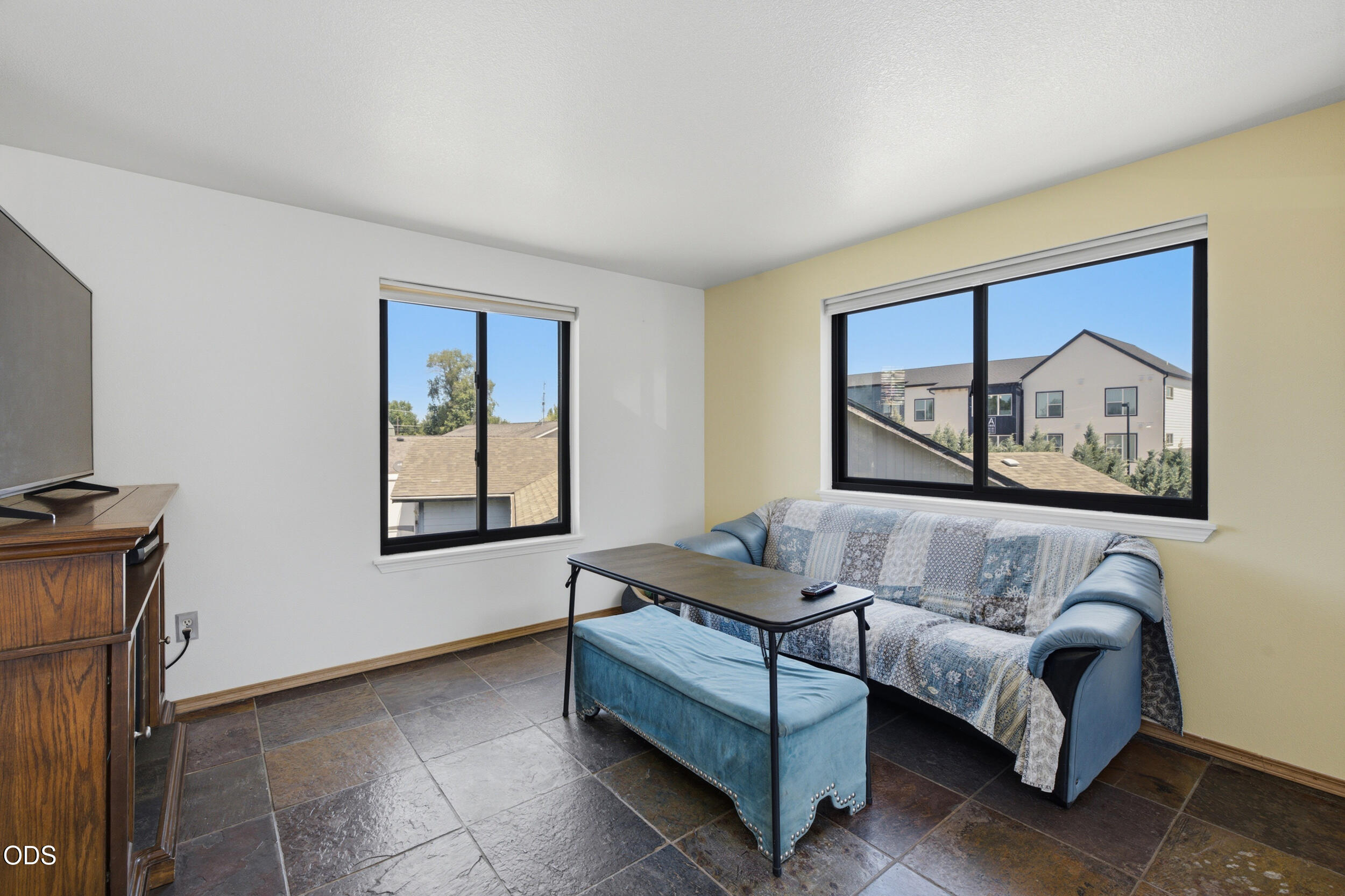 2346 Southwest 20th Court Redmond, OR 97756 - Photo 8 of 41
