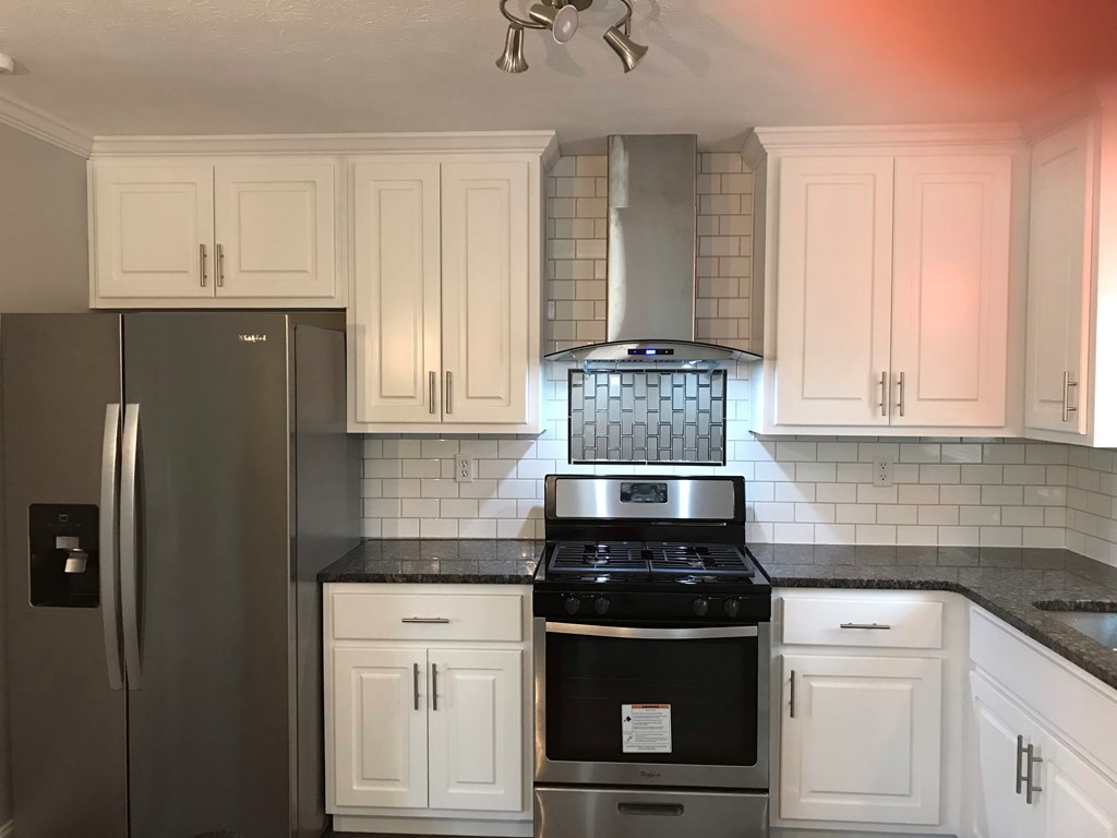 472 Kensington Road Columbus, GA 31907 - Photo 15 of 33 Kitchen with new SS appliances
