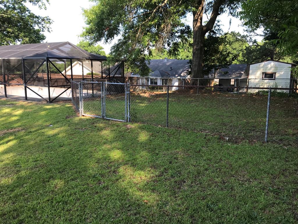472 Kensington Road Columbus, GA 31907 - Photo 8 of 33 Fenced in area in fenced-in back yard (pet friendl