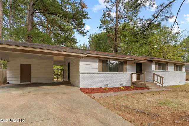 $169,000 | 5444 Ridgewood Road, Jackson, MS 39211