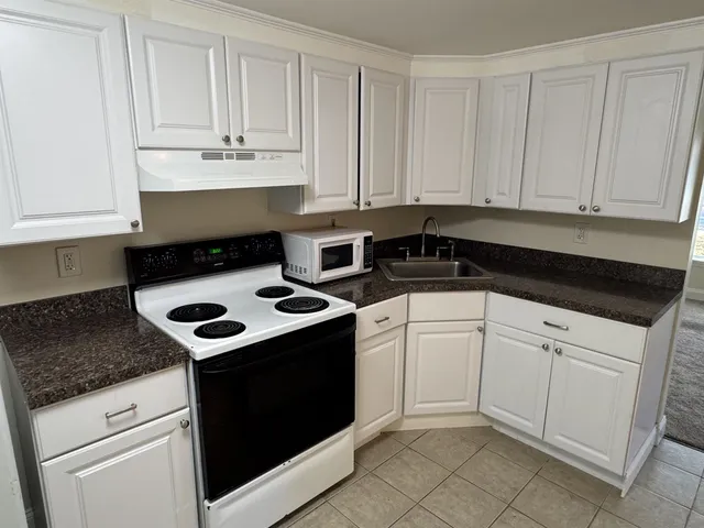 $1,750 | 11 Madison Avenue, Unit D, Rochester, NH 03867