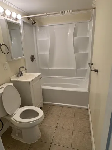 $1,750 | 11 Madison Avenue, Unit D, Rochester, NH 03867