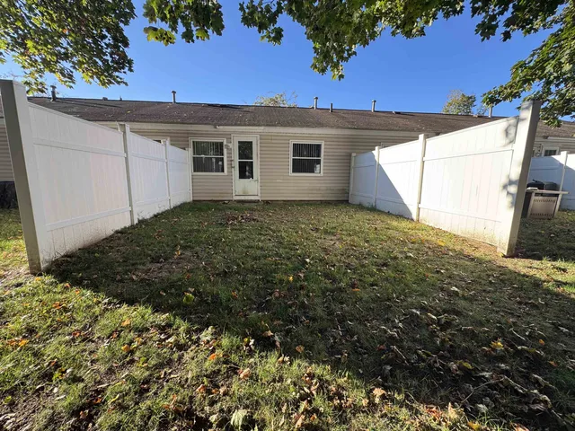 $1,750 | 11 Madison Avenue, Unit D, Rochester, NH 03867