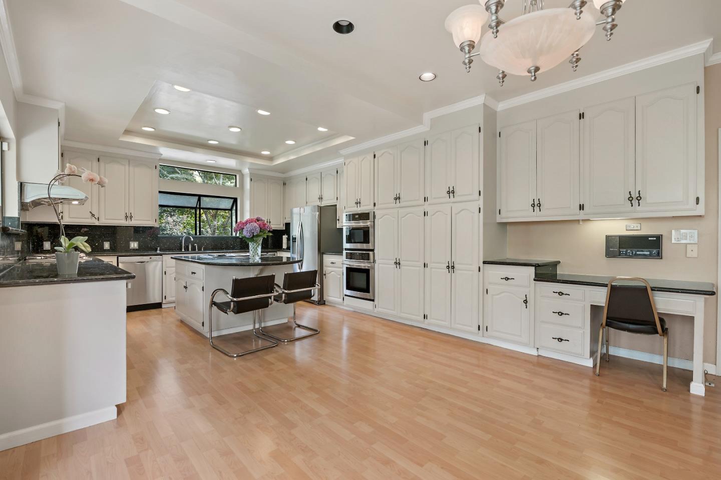 498 Walsh Road Atherton, CA 94027 - Photo 13 of 42 Gallery Image 13
