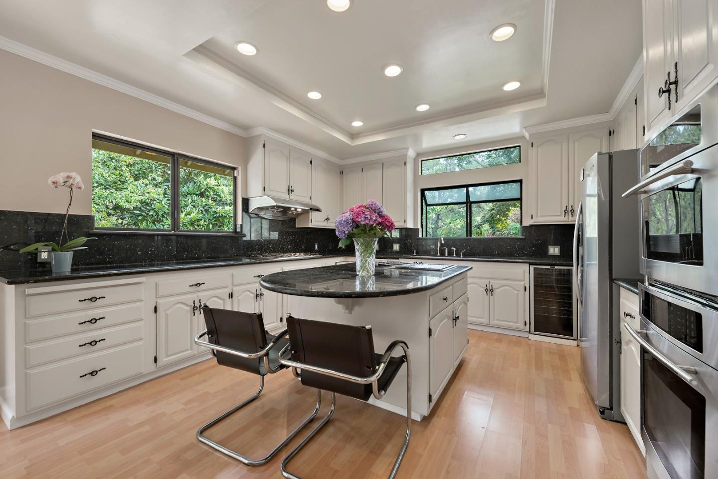 498 Walsh Road Atherton, CA 94027 - Photo 14 of 42 Gallery Image 14