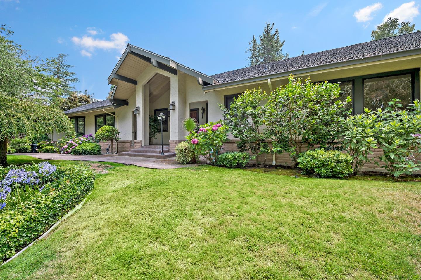 498 Walsh Road Atherton, CA 94027 - Photo 2 of 42 Gallery Image 2