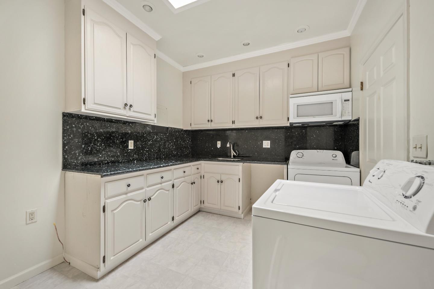 498 Walsh Road Atherton, CA 94027 - Photo 21 of 42 Gallery Image 21