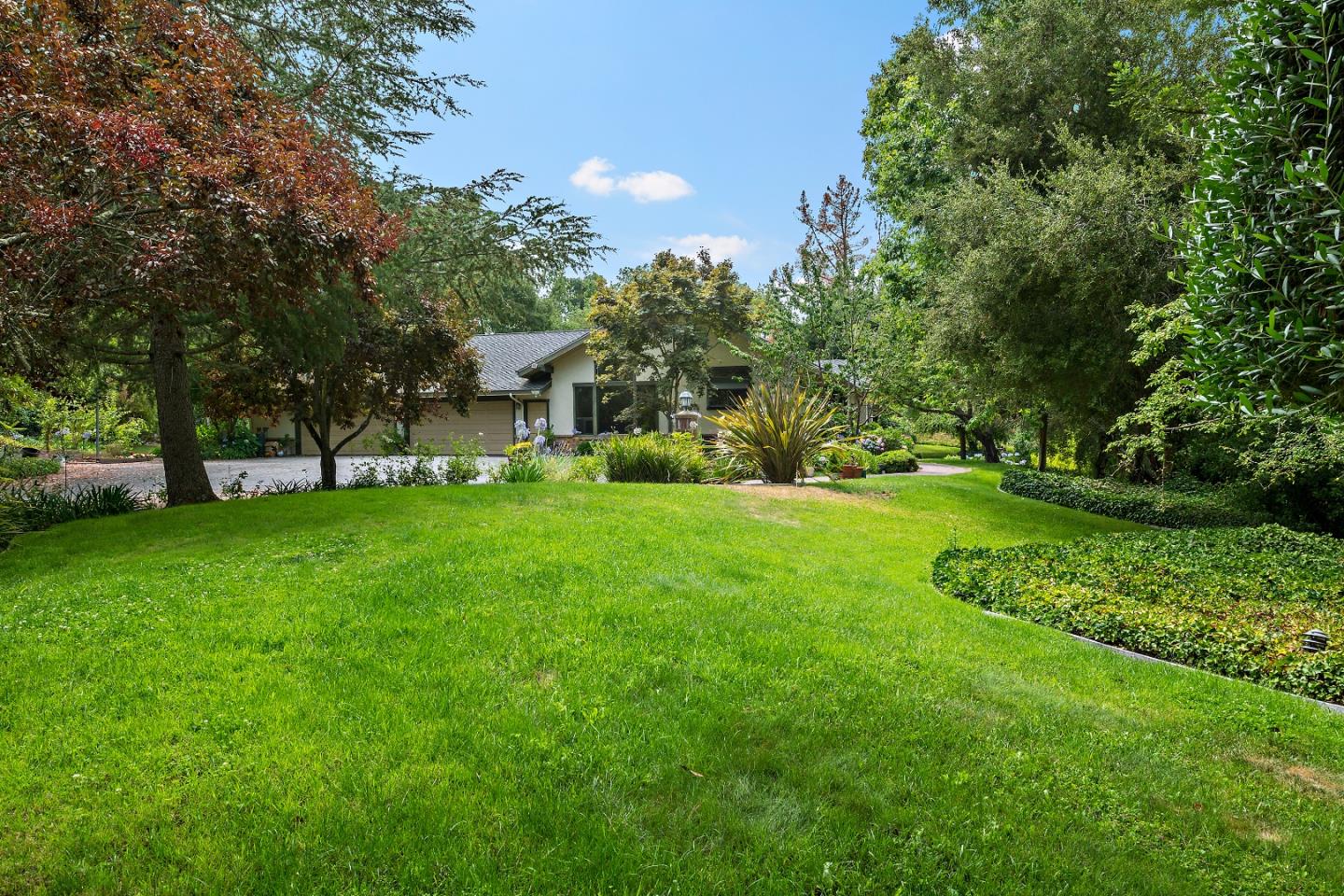 498 Walsh Road Atherton, CA 94027 - Photo 3 of 42 Gallery Image 3