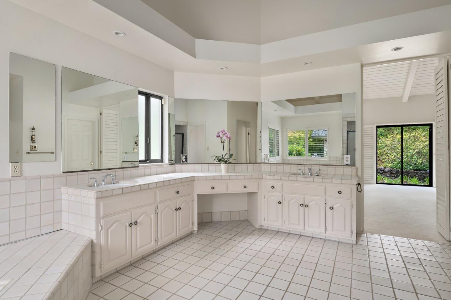 498 Walsh Road Atherton, CA 94027 - Photo 39 of 42 Gallery Image 39