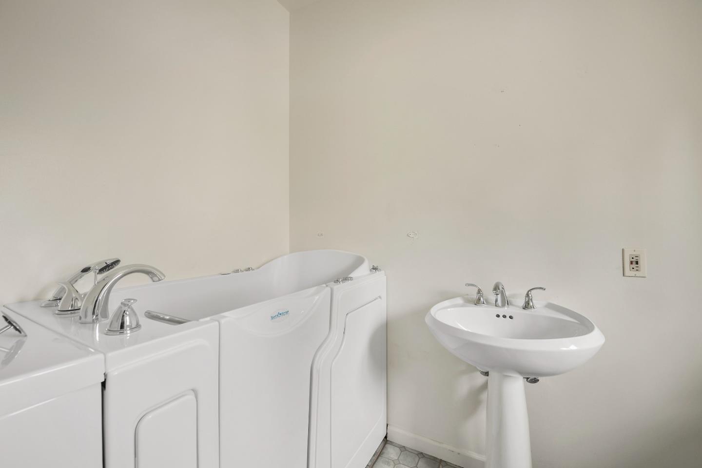 498 Walsh Road Atherton, CA 94027 - Photo 40 of 42 Gallery Image 40
