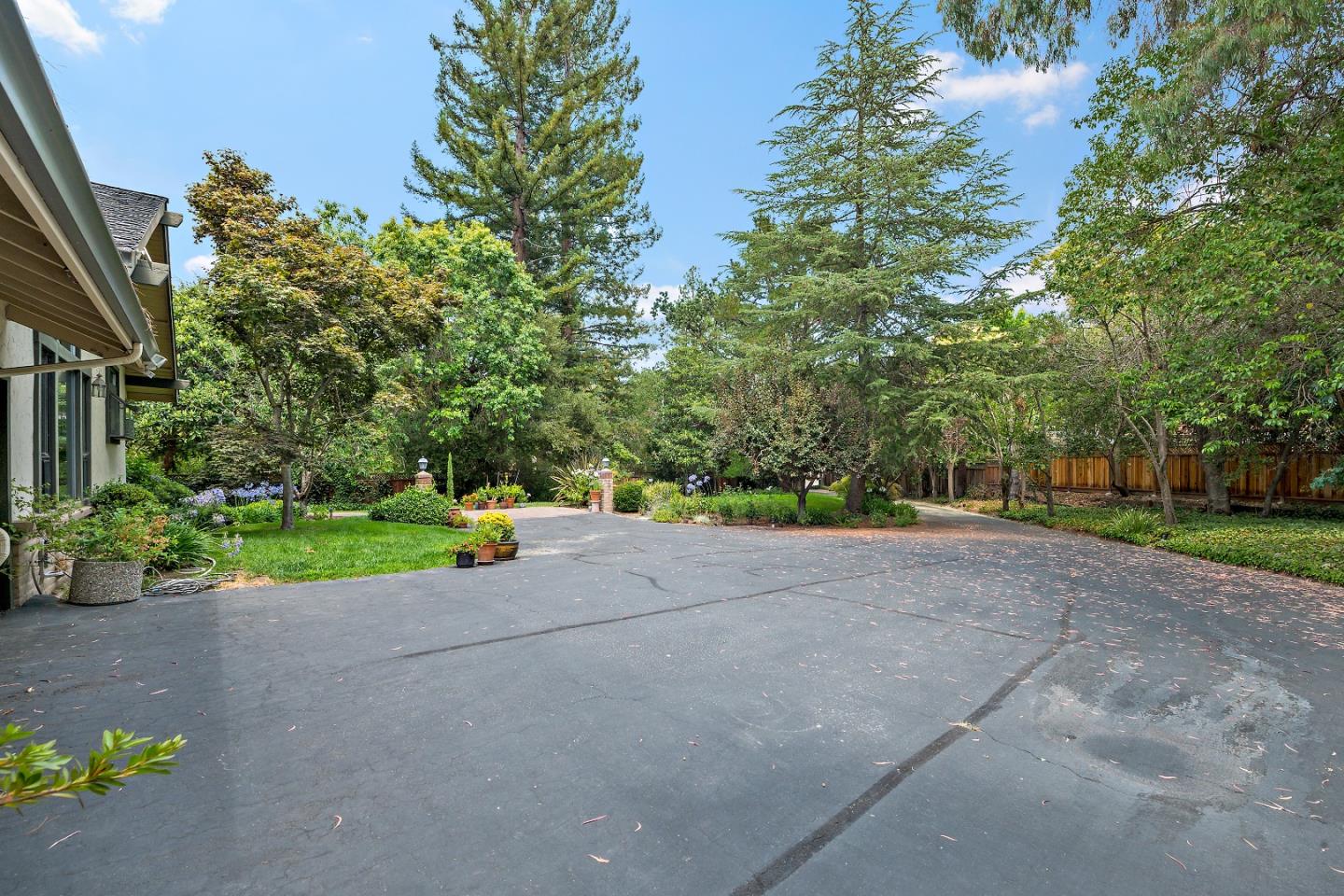 498 Walsh Road Atherton, CA 94027 - Photo 4 of 42 Gallery Image 4