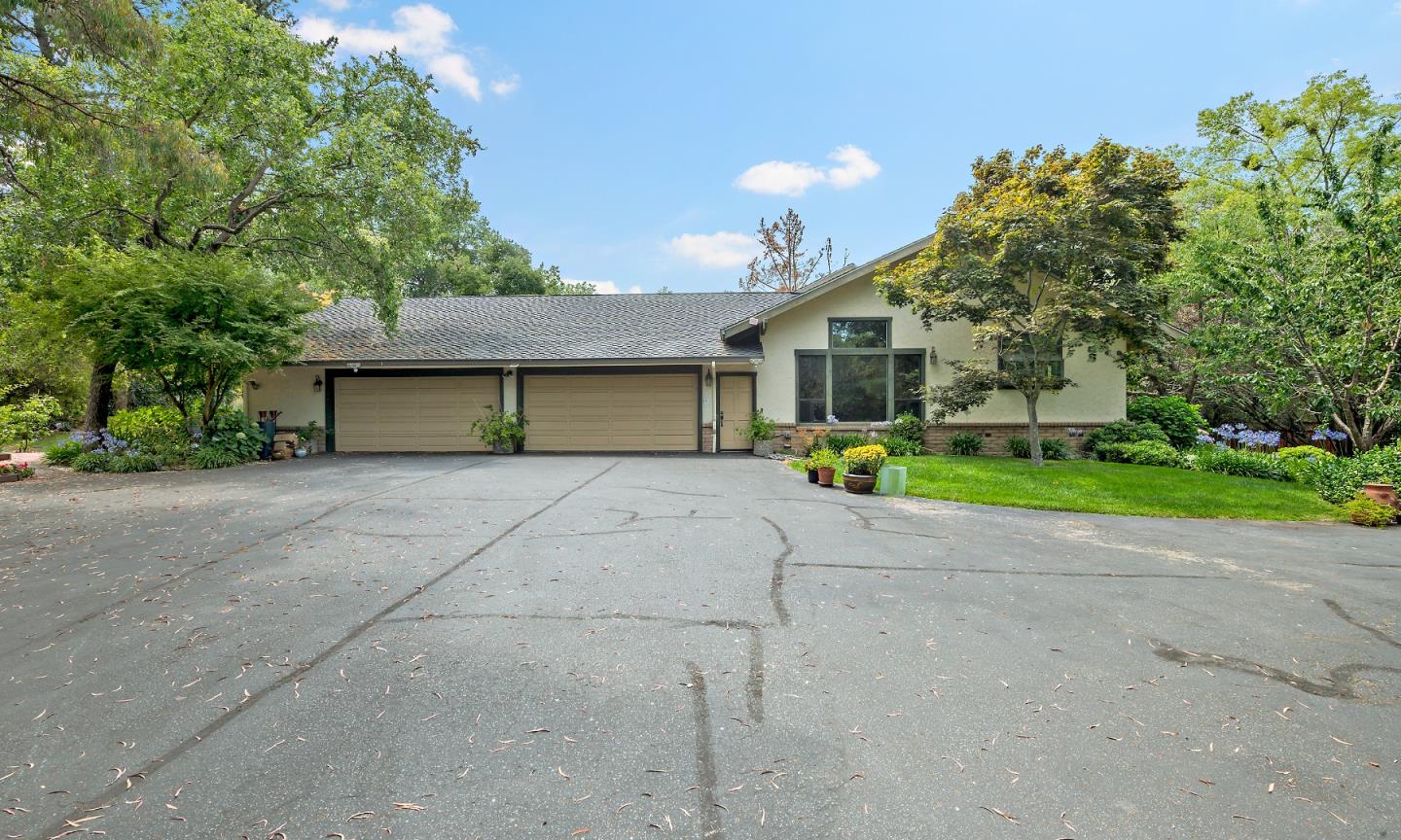 498 Walsh Road Atherton, CA 94027 - Photo 5 of 42 Gallery Image 5