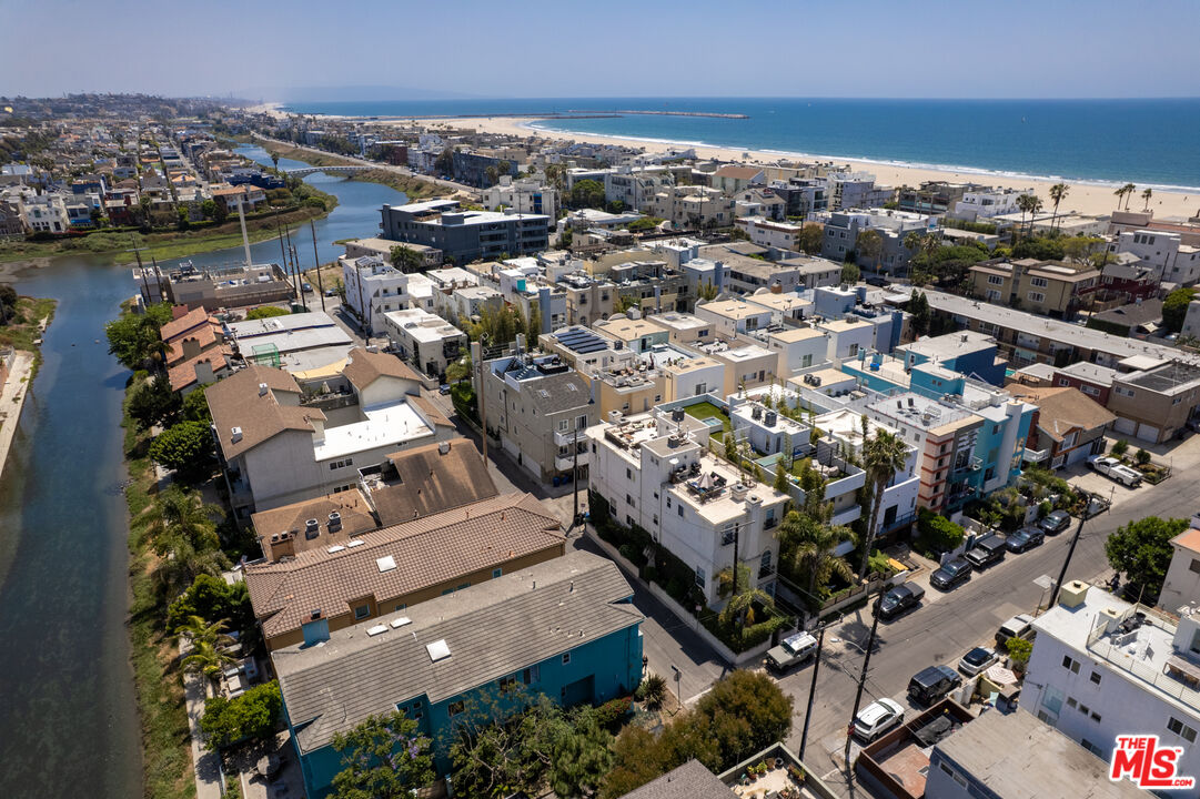 3705 Esplanade Marina del Rey, CA 90292 - Photo 36 of 41