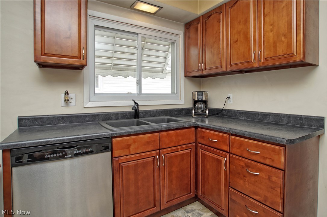 28638 Forest Road Willowick, OH 44095 - Photo 14 of 29