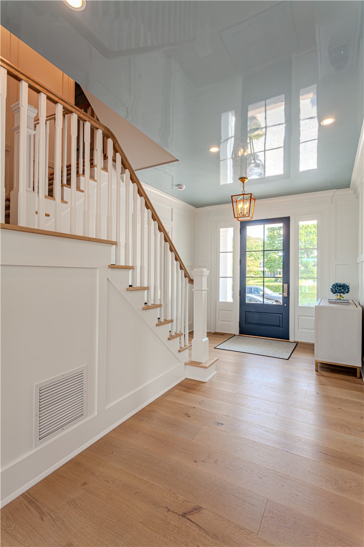 39 Avondale Road Westerly, RI 02891 - Photo 4 of 36
