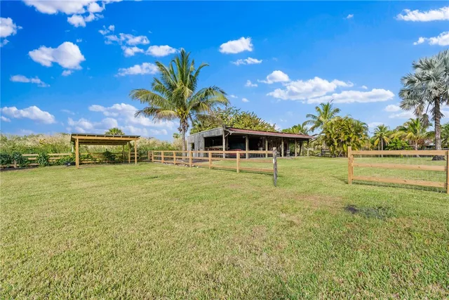 $995,000 | 6160 1st Street Southwest, Vero Beach, FL 32968