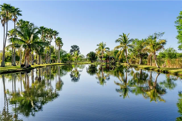 $995,000 | 6160 1st Street Southwest, Vero Beach, FL 32968