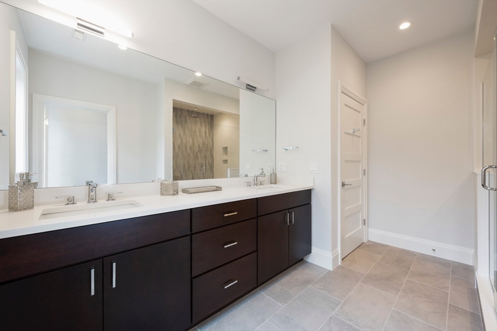 962 Walnut Street, Unit 962 Newton, MA 02459 - Photo 8 of 11