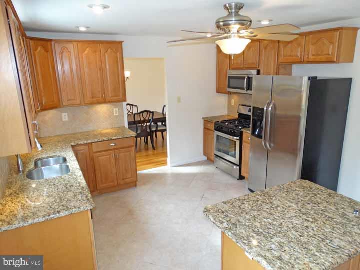 516 Valmore Road Fairless Hills, PA 19030 - Photo 2 of 25 Kitchen