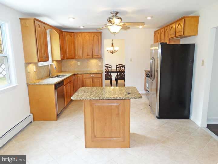 516 Valmore Road Fairless Hills, PA 19030 - Photo 4 of 25 Kitchen