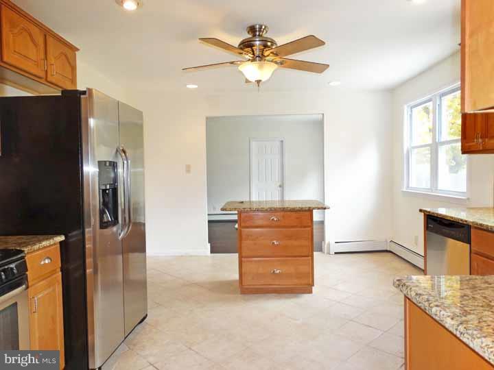 516 Valmore Road Fairless Hills, PA 19030 - Photo 5 of 25 Kitchen