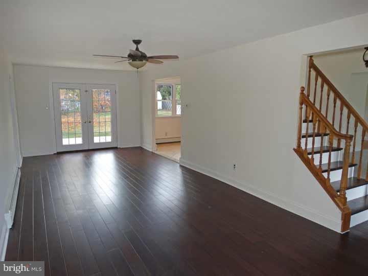 516 Valmore Road Fairless Hills, PA 19030 - Photo 7 of 25 Family Room