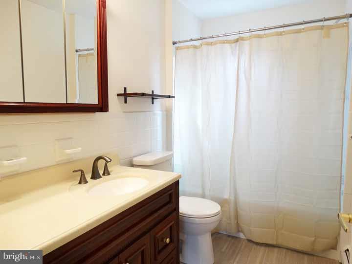 516 Valmore Road Fairless Hills, PA 19030 - Photo 9 of 25 Bathroom