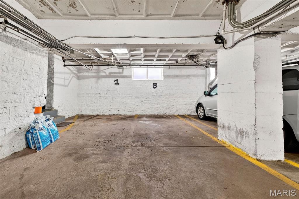 907 South Hanley Road, Unit 5 Clayton, MO 63105 - Photo 12 of 15