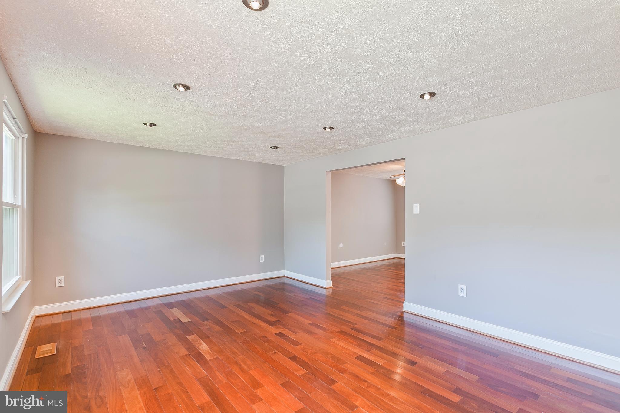 1569 Andover Lane Frederick, MD 21702 - Photo 3 of 28 Living Room