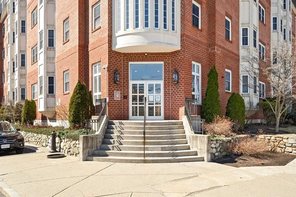 $550,000 | 120 Wyllis Avenue, Unit 103, Everett, MA 02149