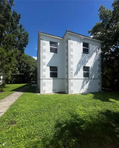 $2,400 | 11 Sidonia Avenue, Unit 4, Coral Gables, FL 33134