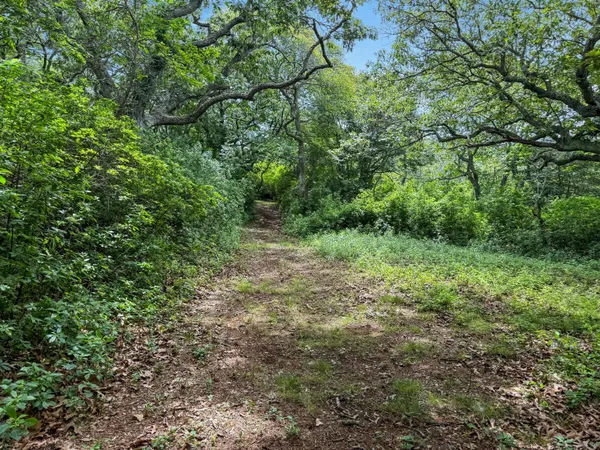 $1,150,000 | 0 Old Field Road, Aquinnah, MA 02535