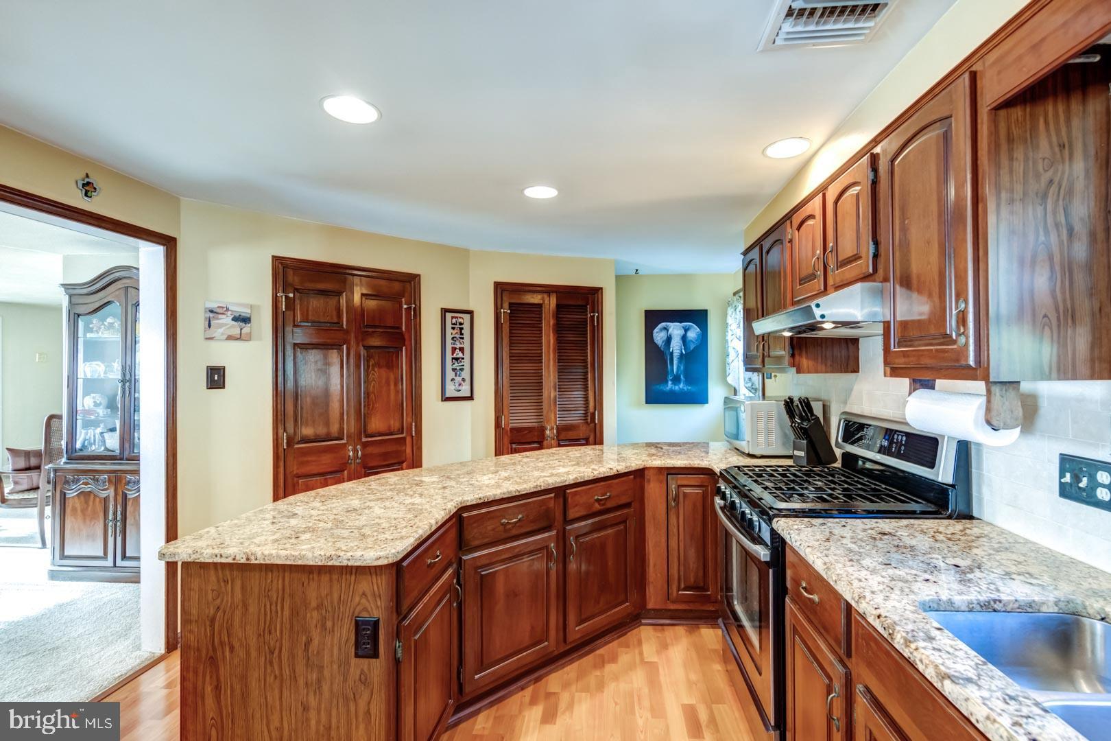 1819 Surrey Road Oreland, PA 19075 - Photo 11 of 37