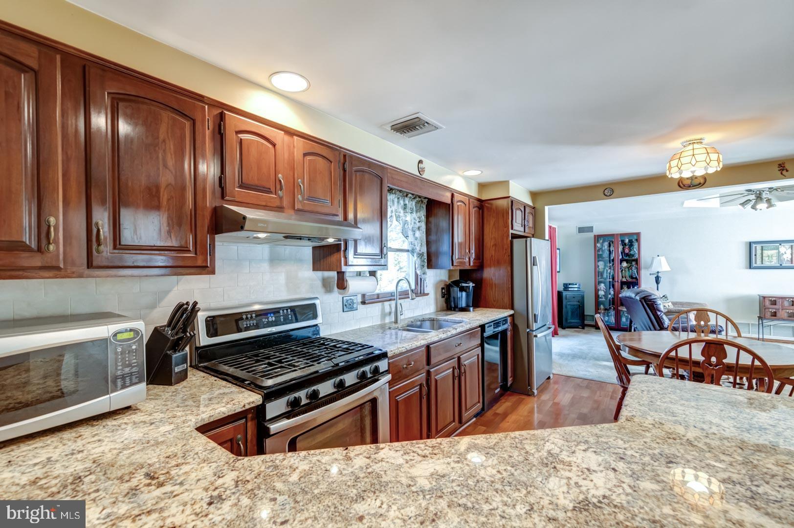 1819 Surrey Road Oreland, PA 19075 - Photo 14 of 37