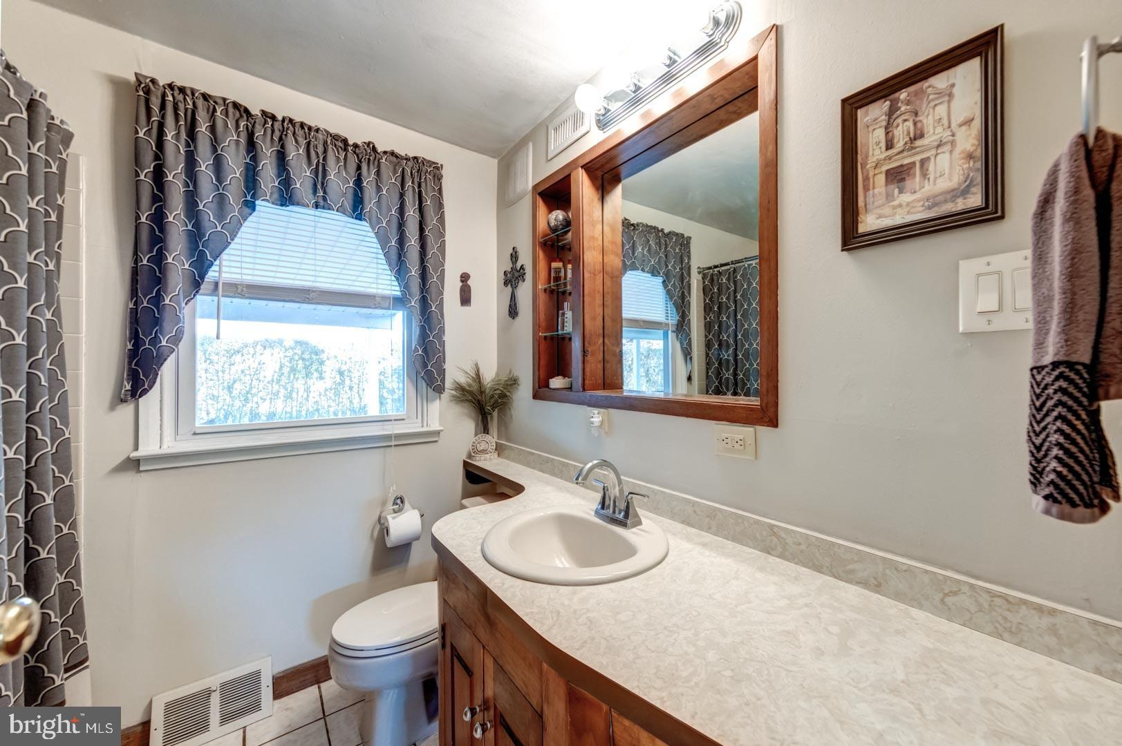 1819 Surrey Road Oreland, PA 19075 - Photo 23 of 37