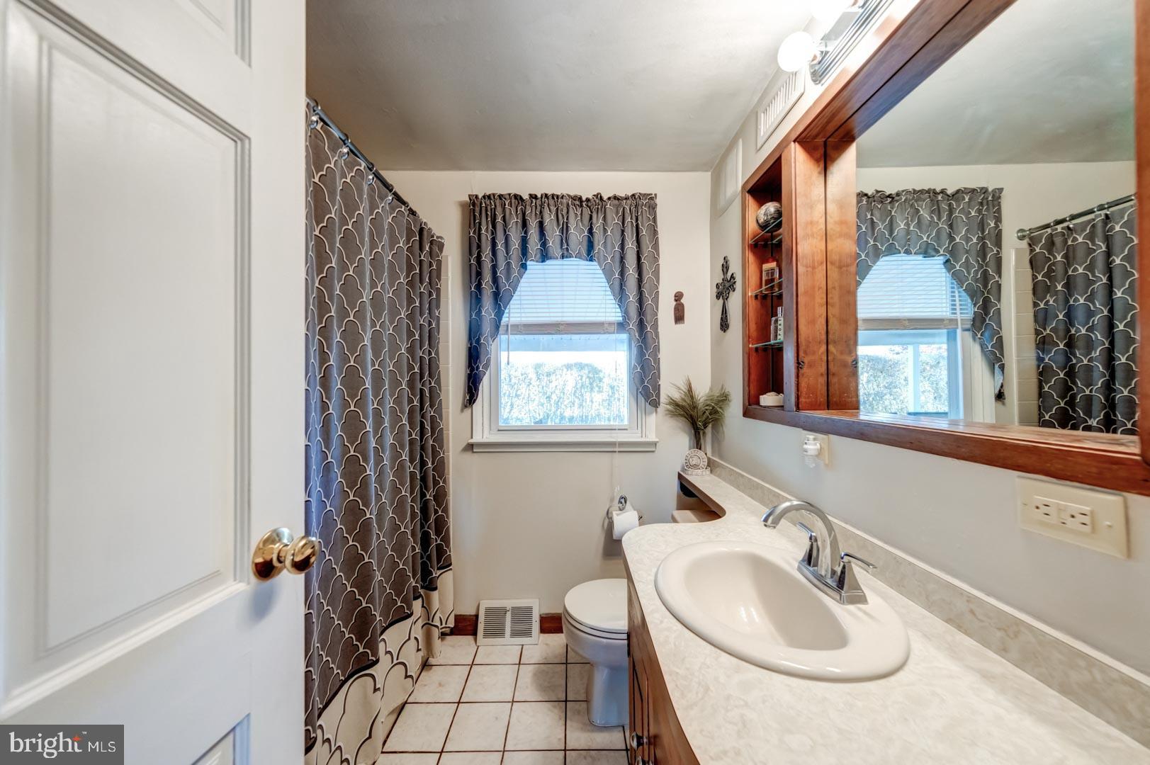 1819 Surrey Road Oreland, PA 19075 - Photo 24 of 37