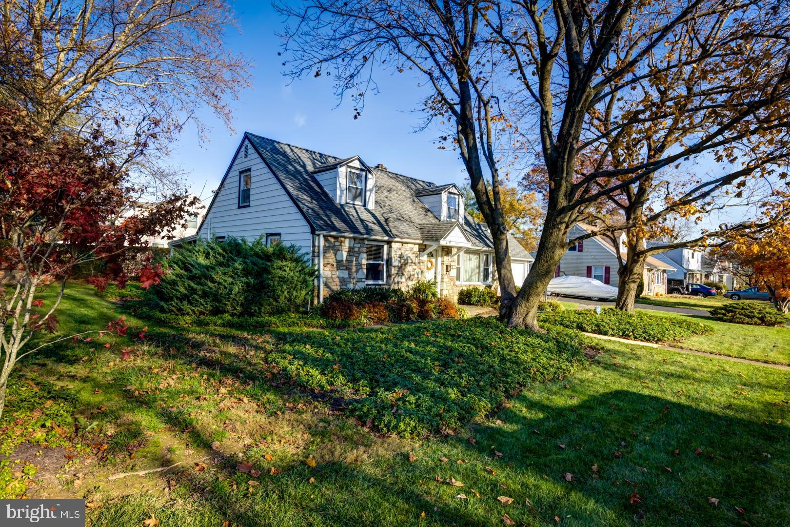 1819 Surrey Road Oreland, PA 19075 - Photo 4 of 37