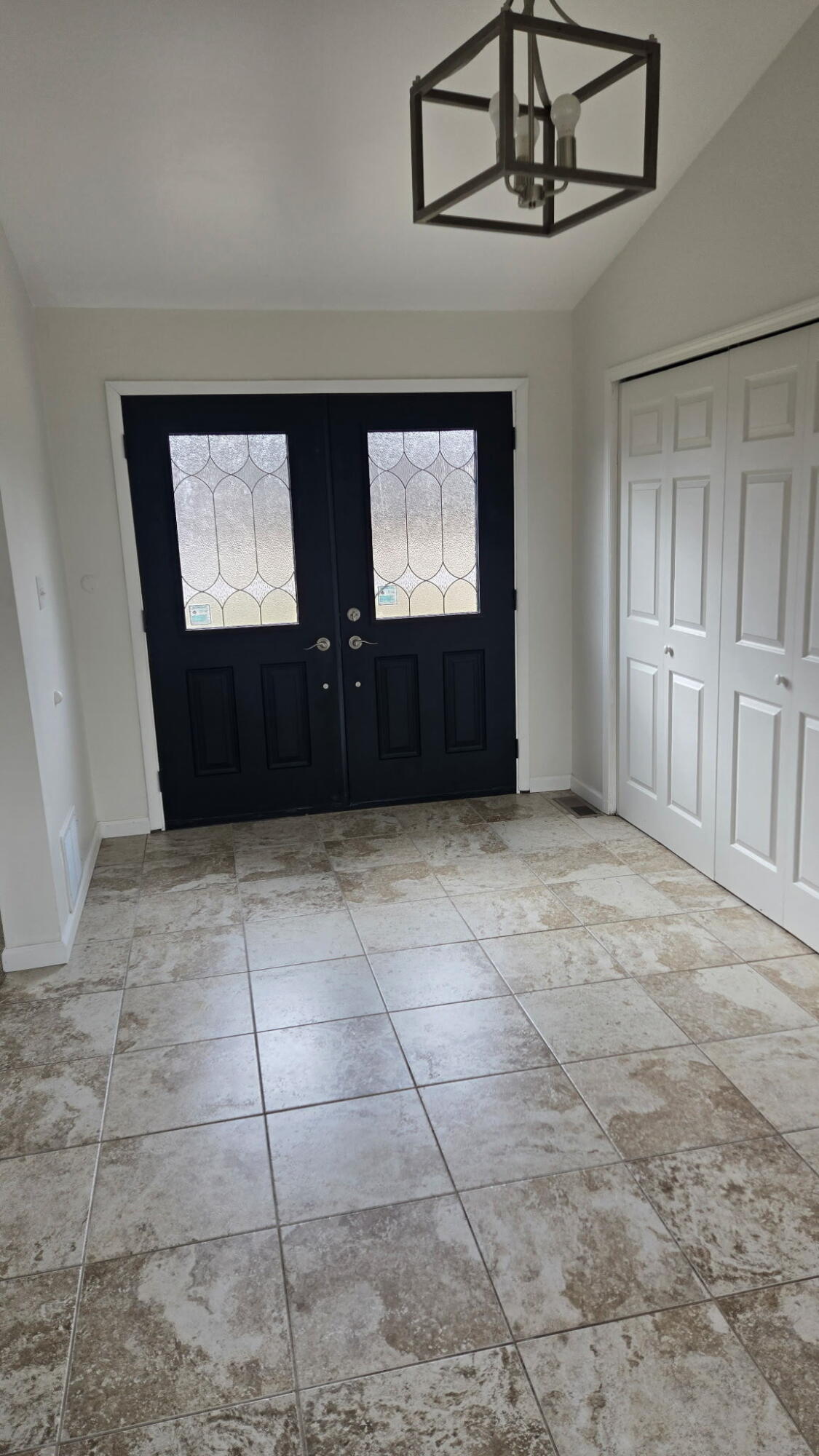 7209 Stonebrook Road West Bloomfield, MI 48322 - Photo 2 of 23 IMG_20250416_203621 (1)