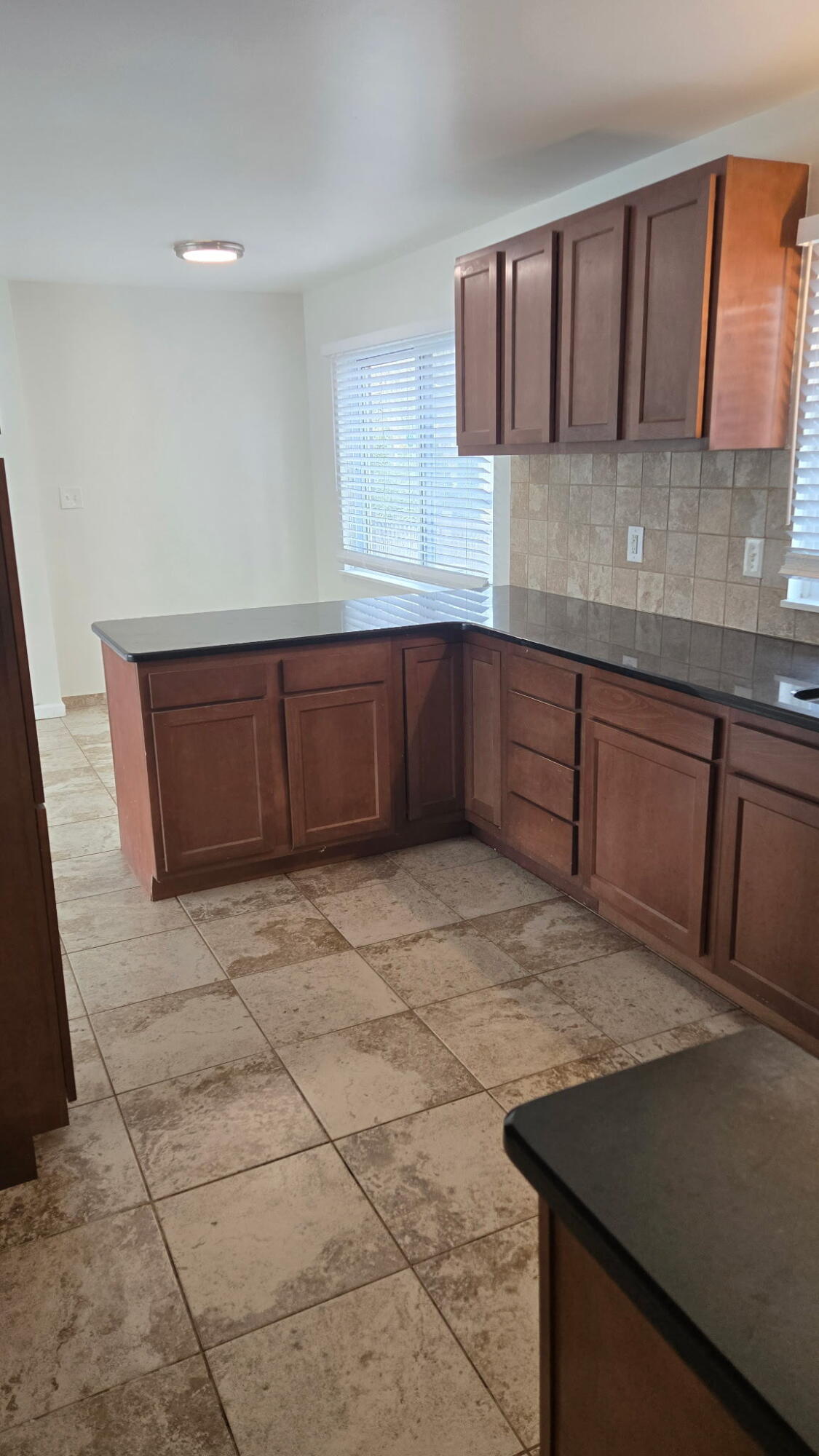 7209 Stonebrook Road West Bloomfield, MI 48322 - Photo 7 of 23 IMG_20250416_203621 (4)