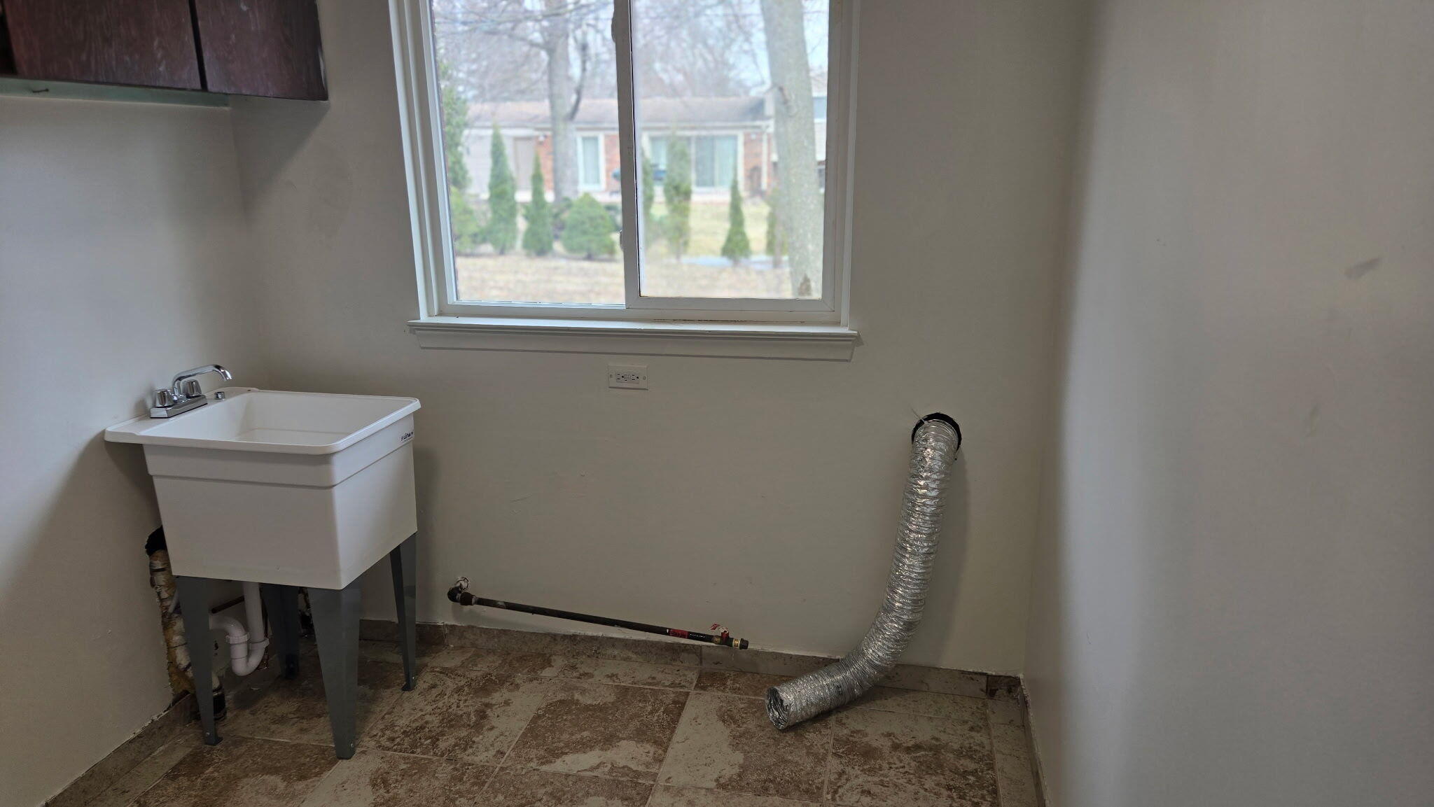 7209 Stonebrook Road West Bloomfield, MI 48322 - Photo 9 of 23 IMG_20250416_203621 (6)