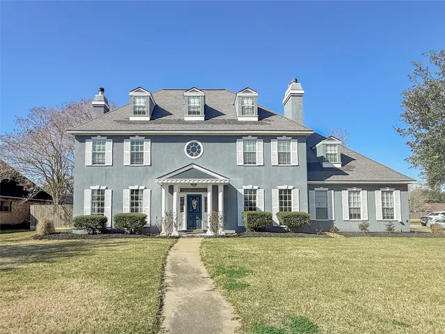 $475,000 | 443 Huckleberry Drive, Lake Jackson, TX 77566