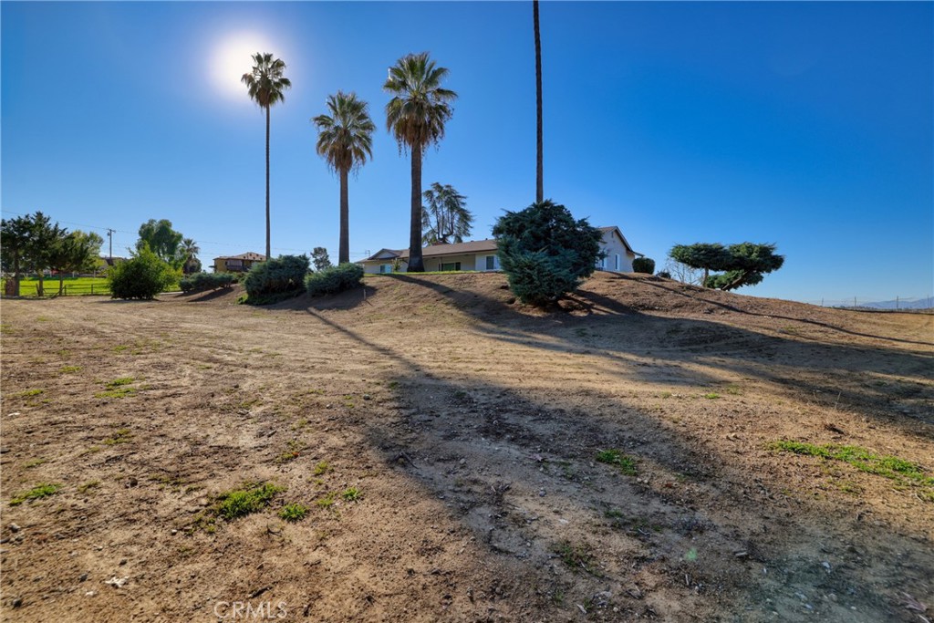 12646 10th Street Yucaipa, CA 92399 - Photo 66 of 72 a view of a backyard of a house